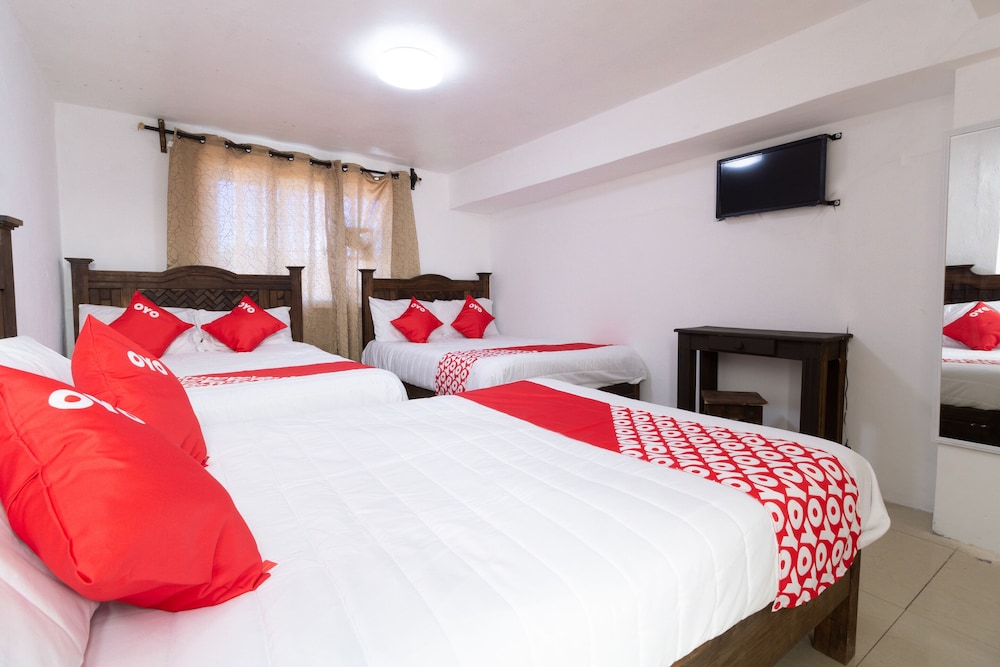 Standard, 3 Double Beds