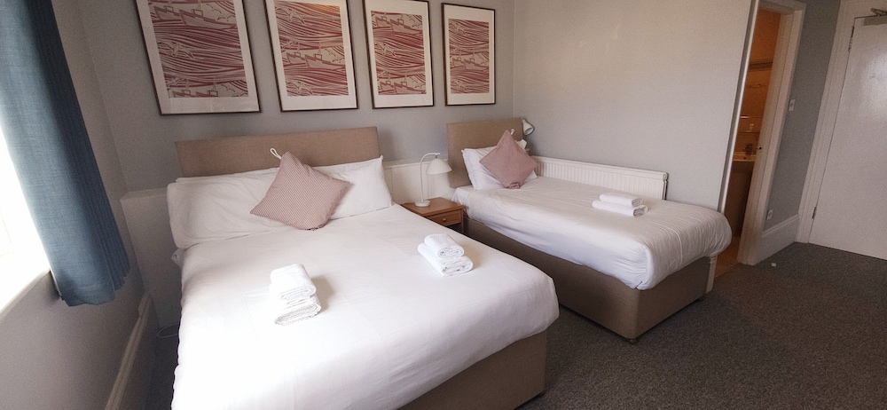 Gracellie Hotel 10/50