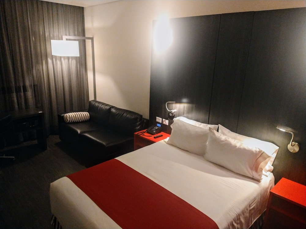 Ramada Encore by Wyndham Aguascalientes 13/50