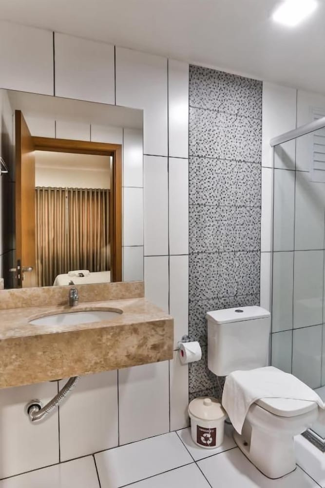ZALLON HOTEL EXECUTIVE 51/53