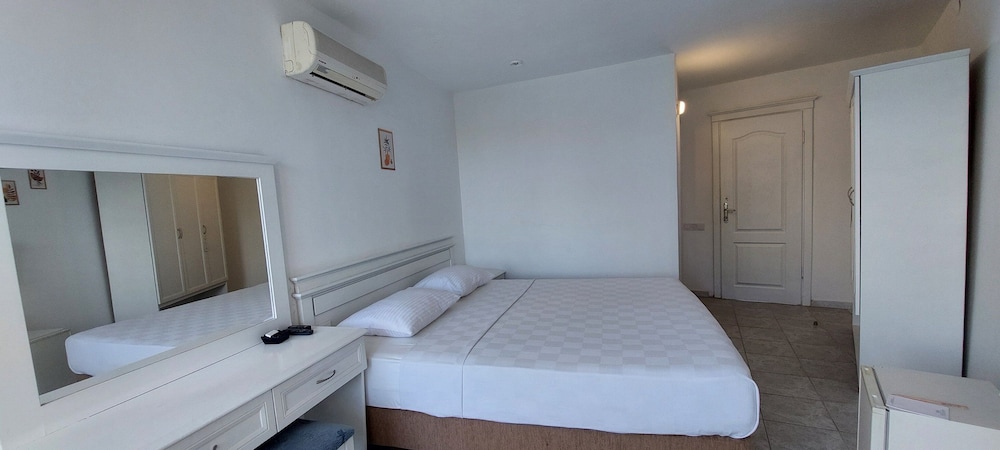 SAILOR’S PARK HOTEL 10/55