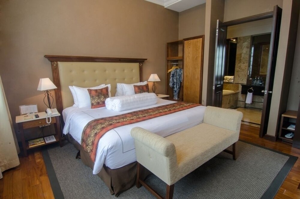 The Sunan Hotel Solo 8/50