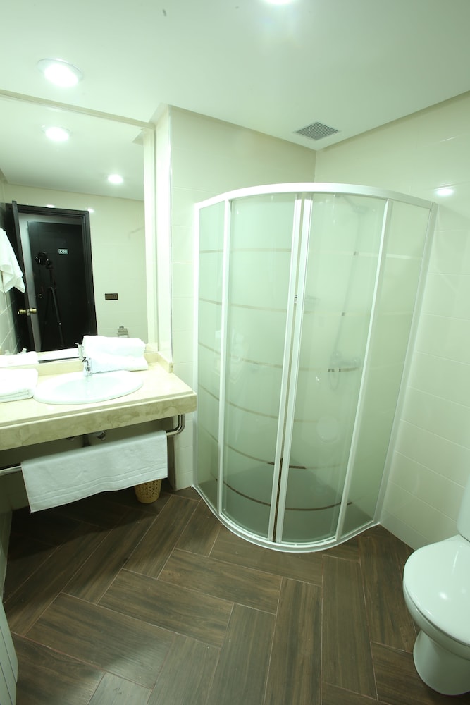 Hotel Swani 25/26