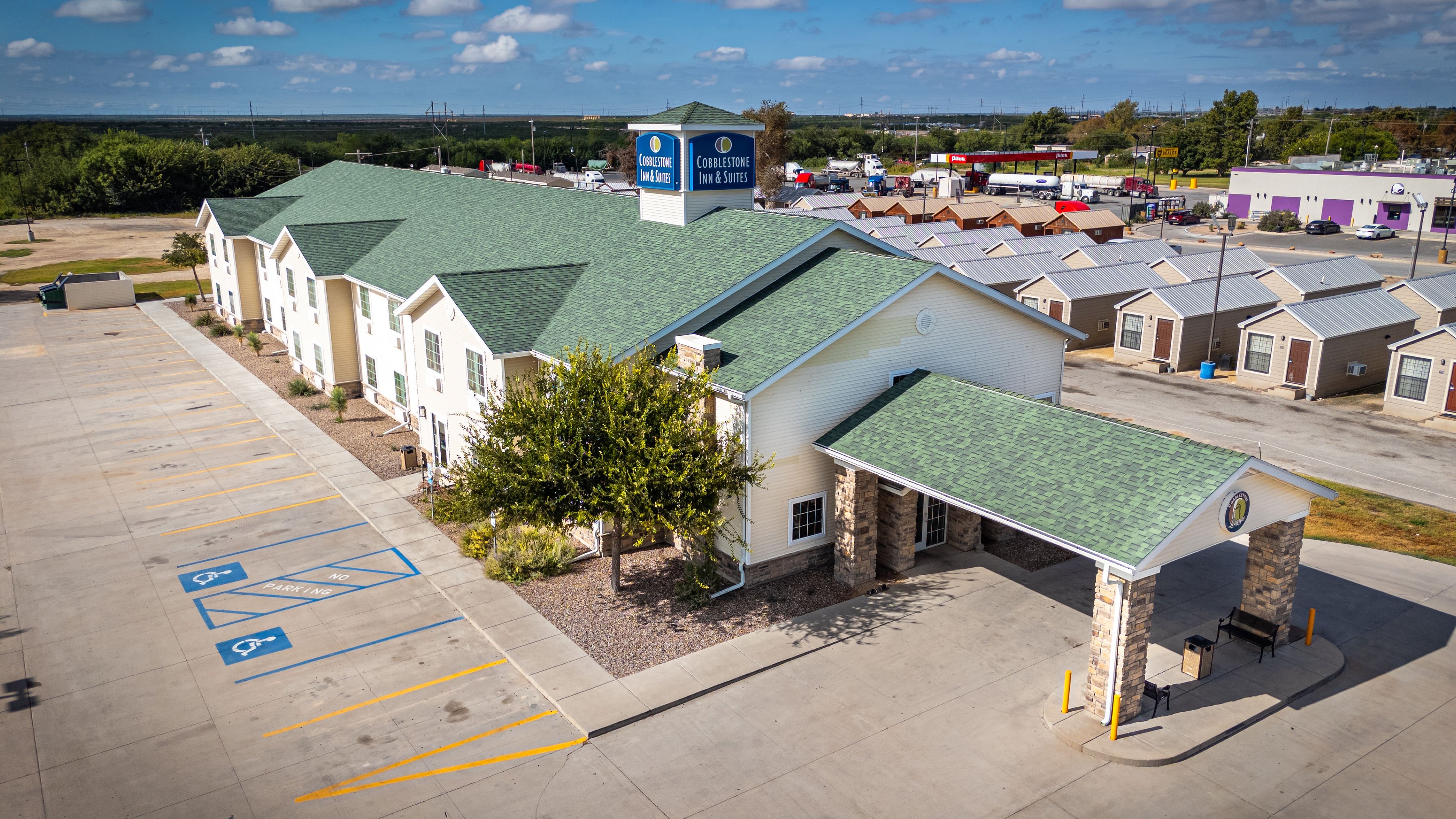 Cobblestone Inn Amp Suites Big Lake Tx 73/80