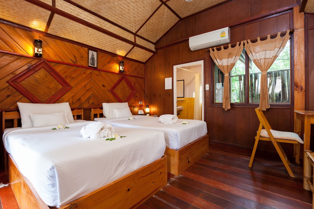 Palm Leaf Resort 25/54