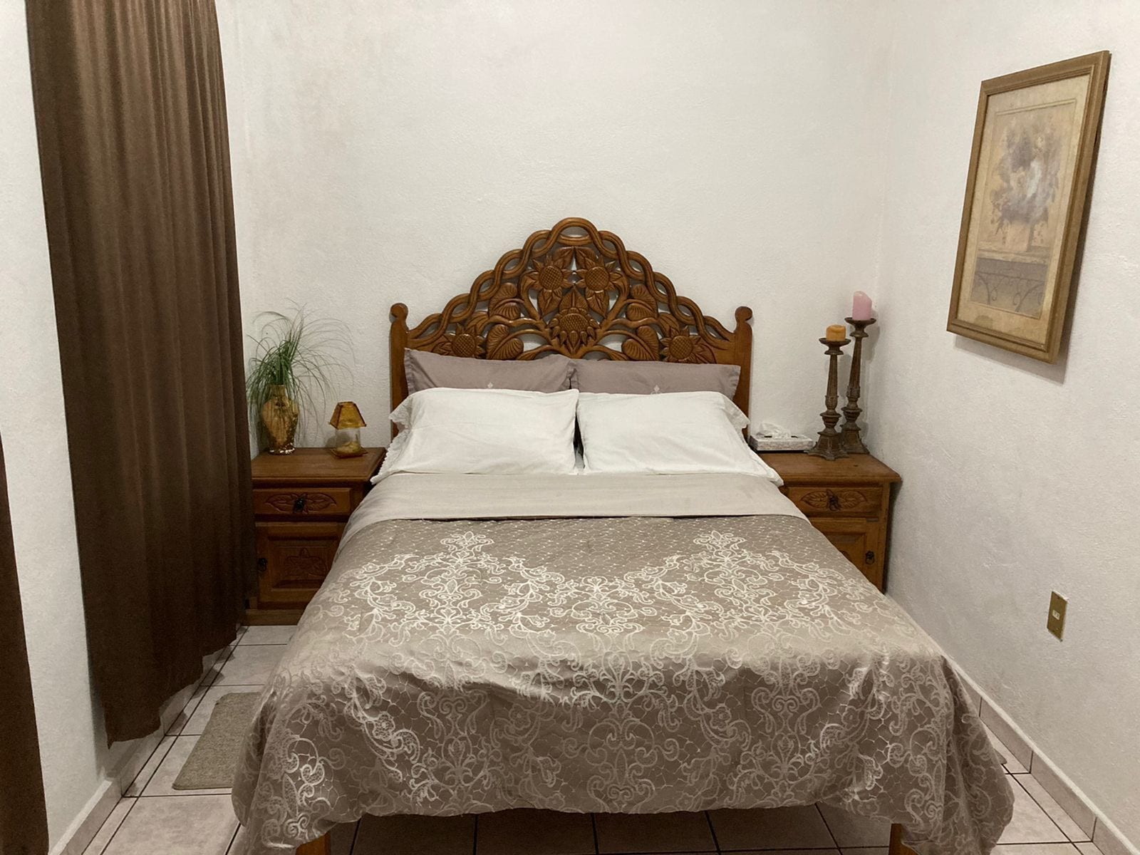 Standard, Queen Bed, Private Bathroom