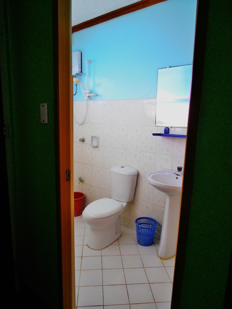 BLUE CORALS BEACH RESORT 66/66