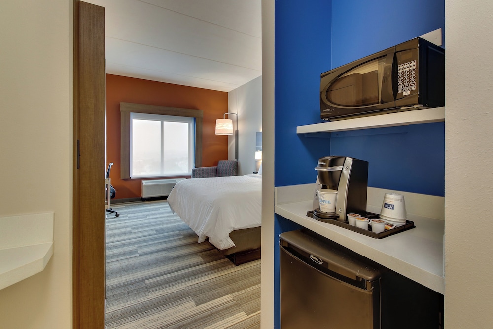 غرفة قياسية بسرير كينج لذوي الإعاقة، Holiday Inn Express & Suites Nashville Metrocenter Downtown 10/10