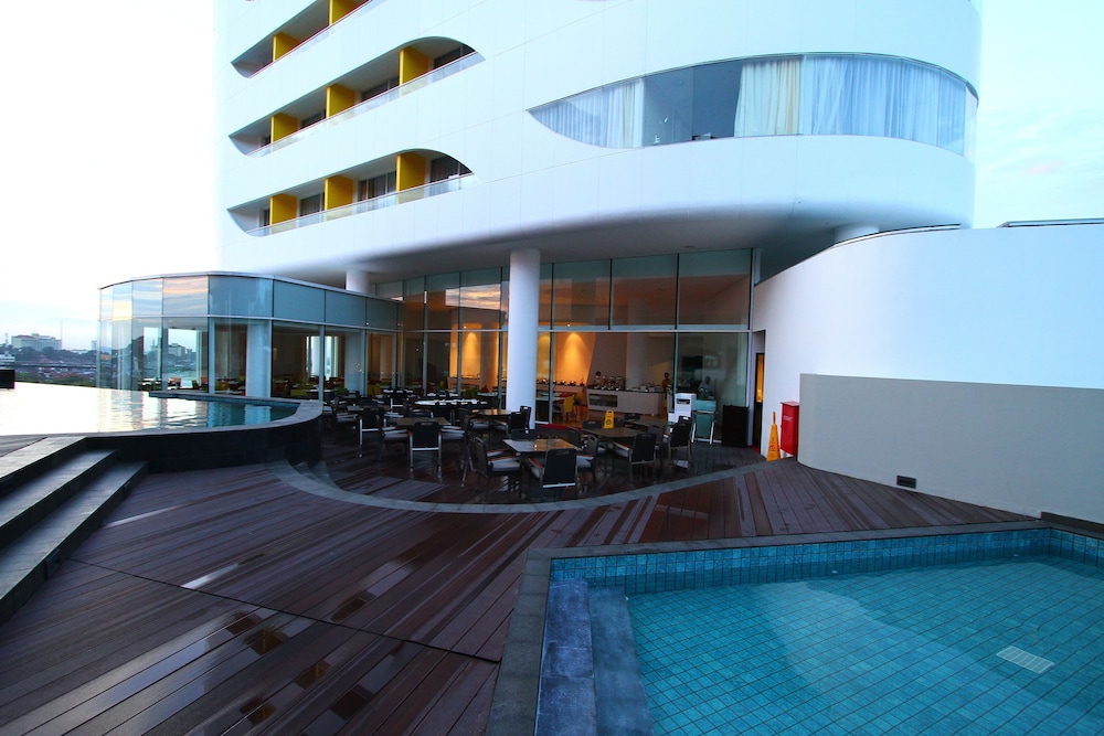 Sensa Hotel 40/64