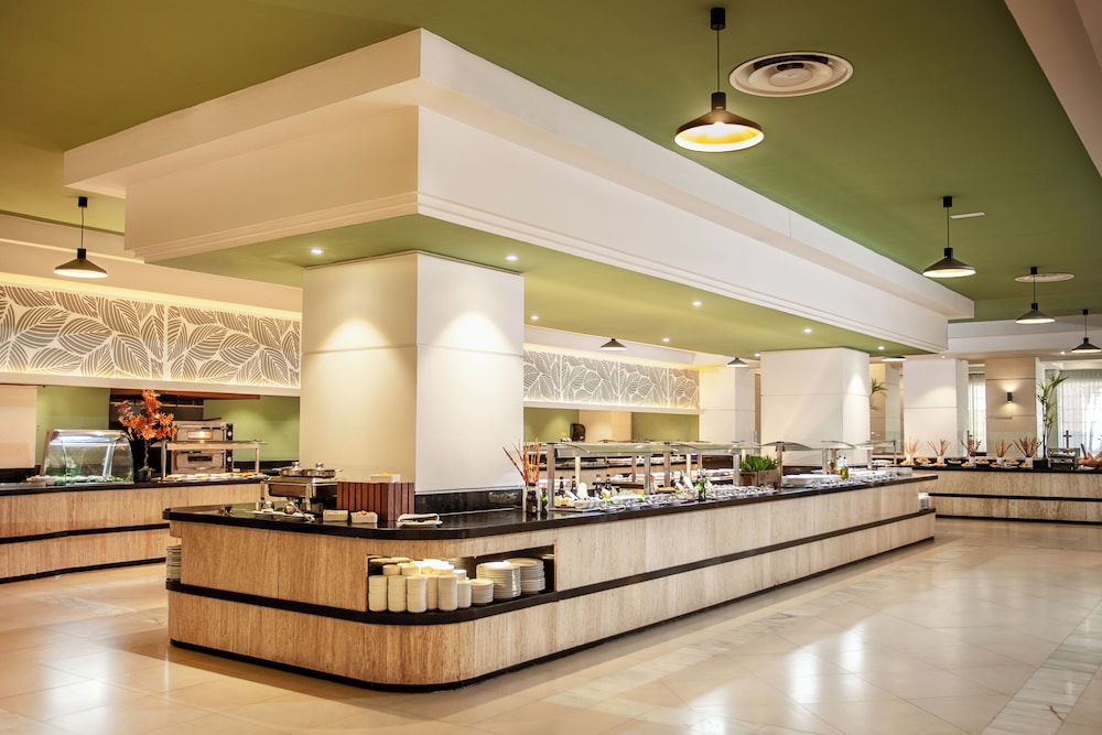 Bahia Principe Escape Runaway Bay 17/70
