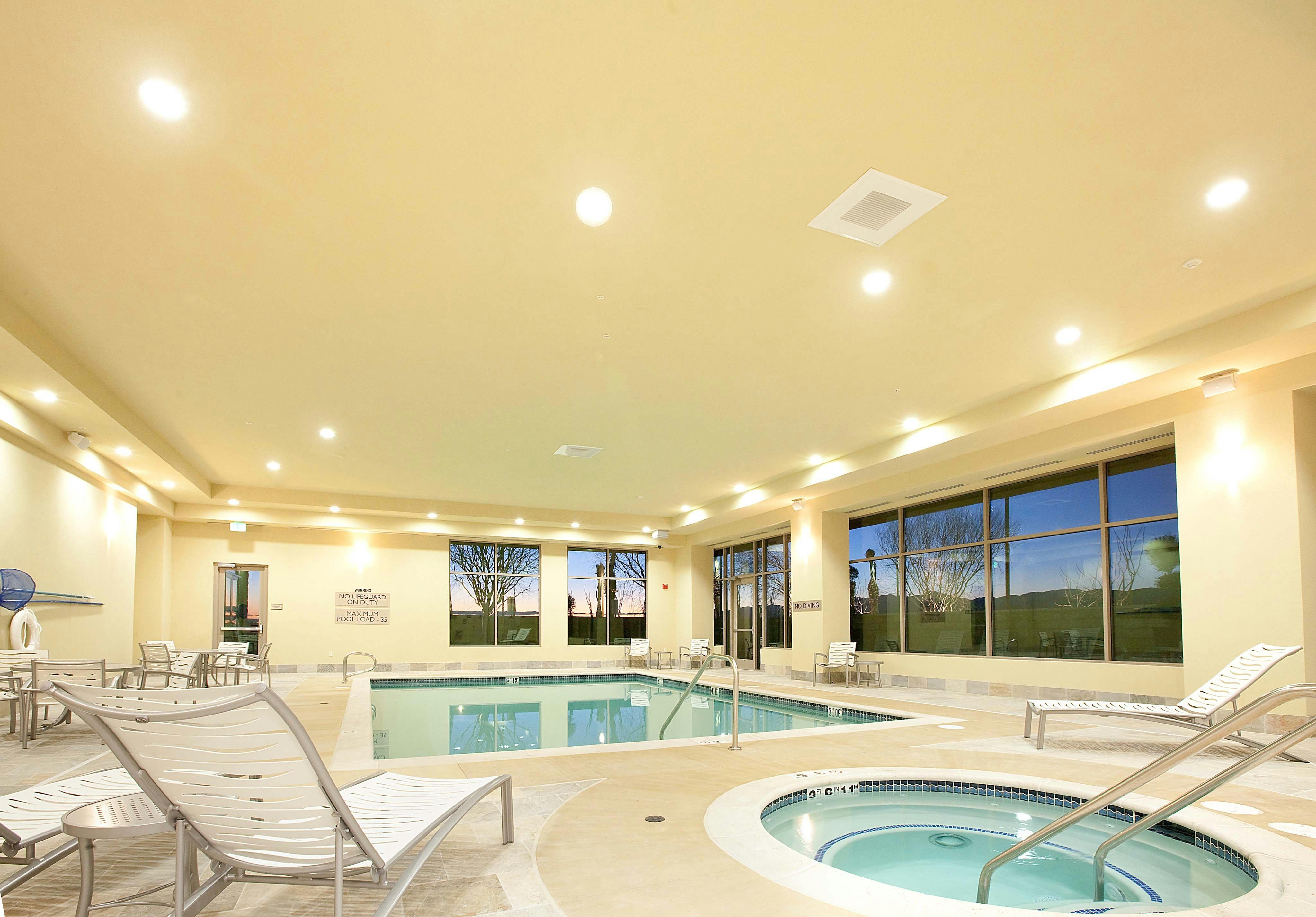 Embassy Suites Palmdale 25/63
