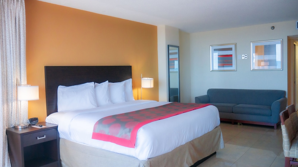 ROOM, KING BED, OCEAN FRONT