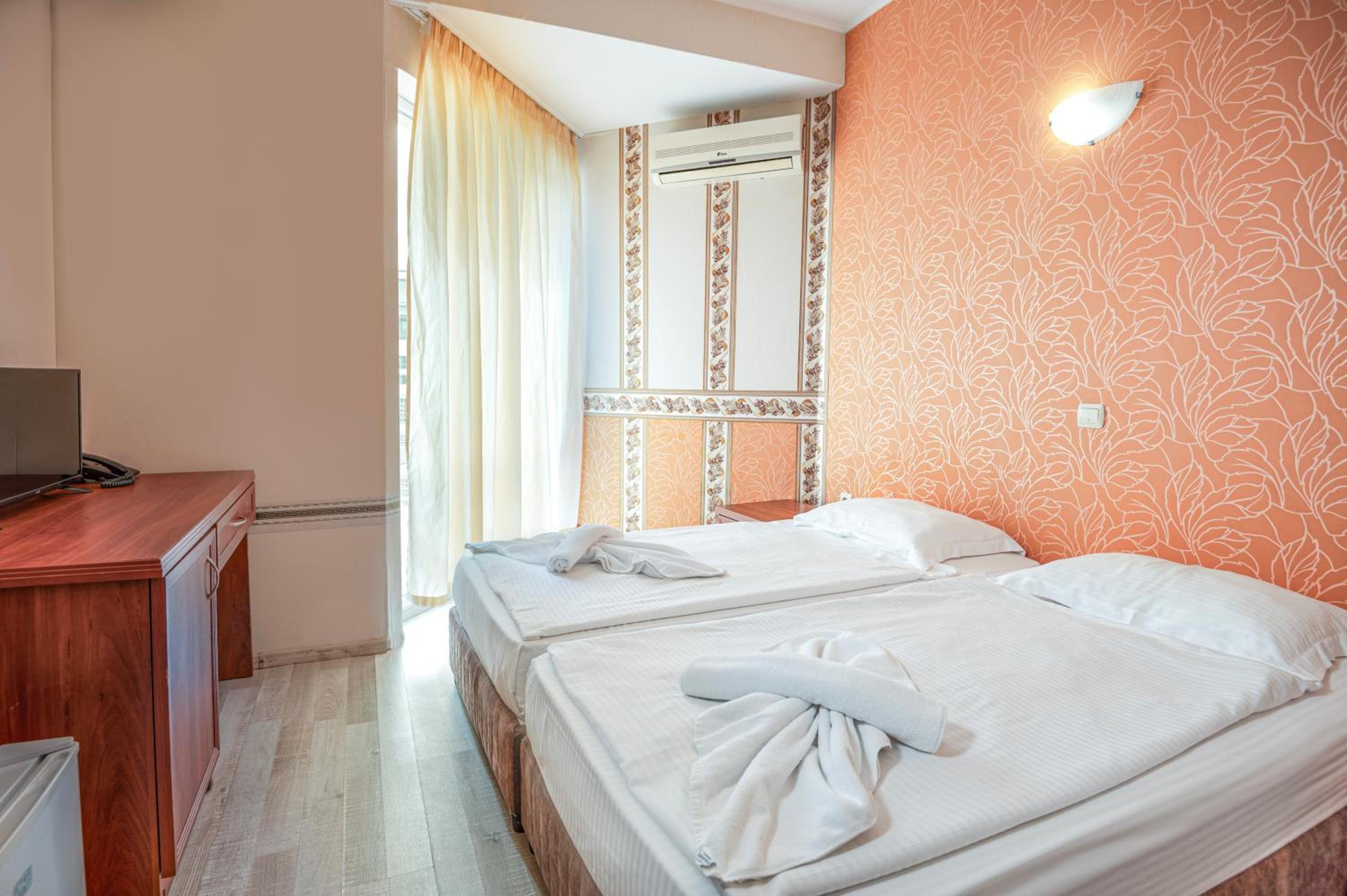 LOTOS HOTEL 21/61