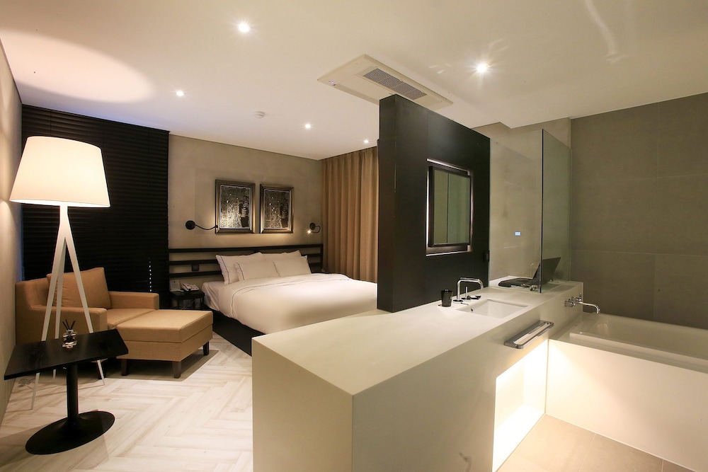 Forestar Hotel 38/52