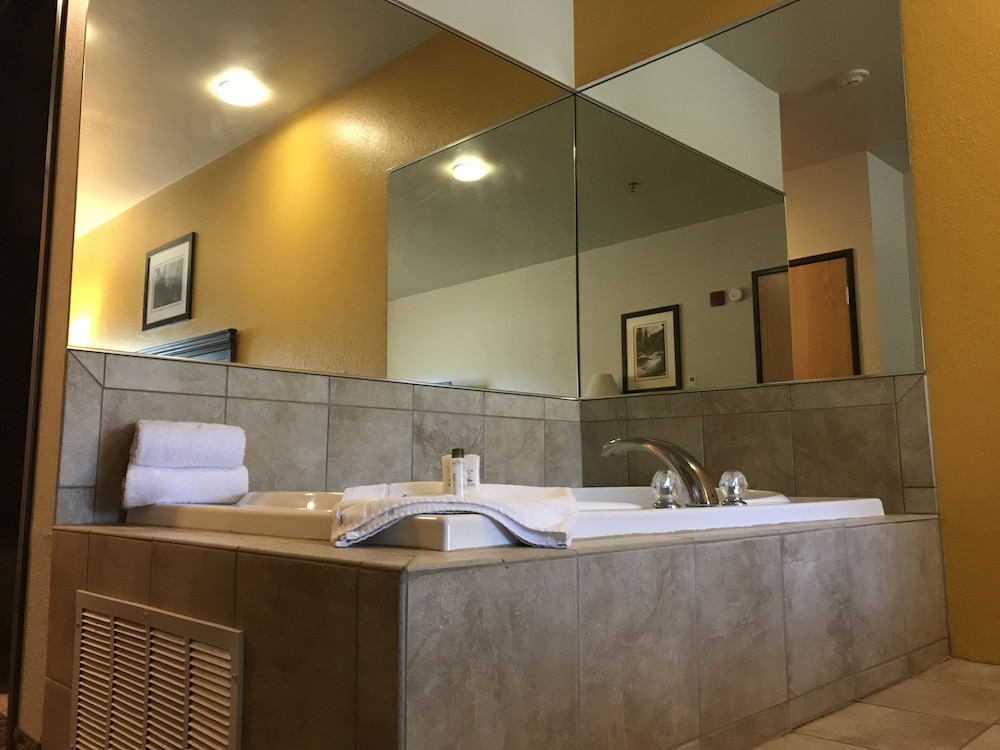 The Montcler Hotel & Conference Center 7/69