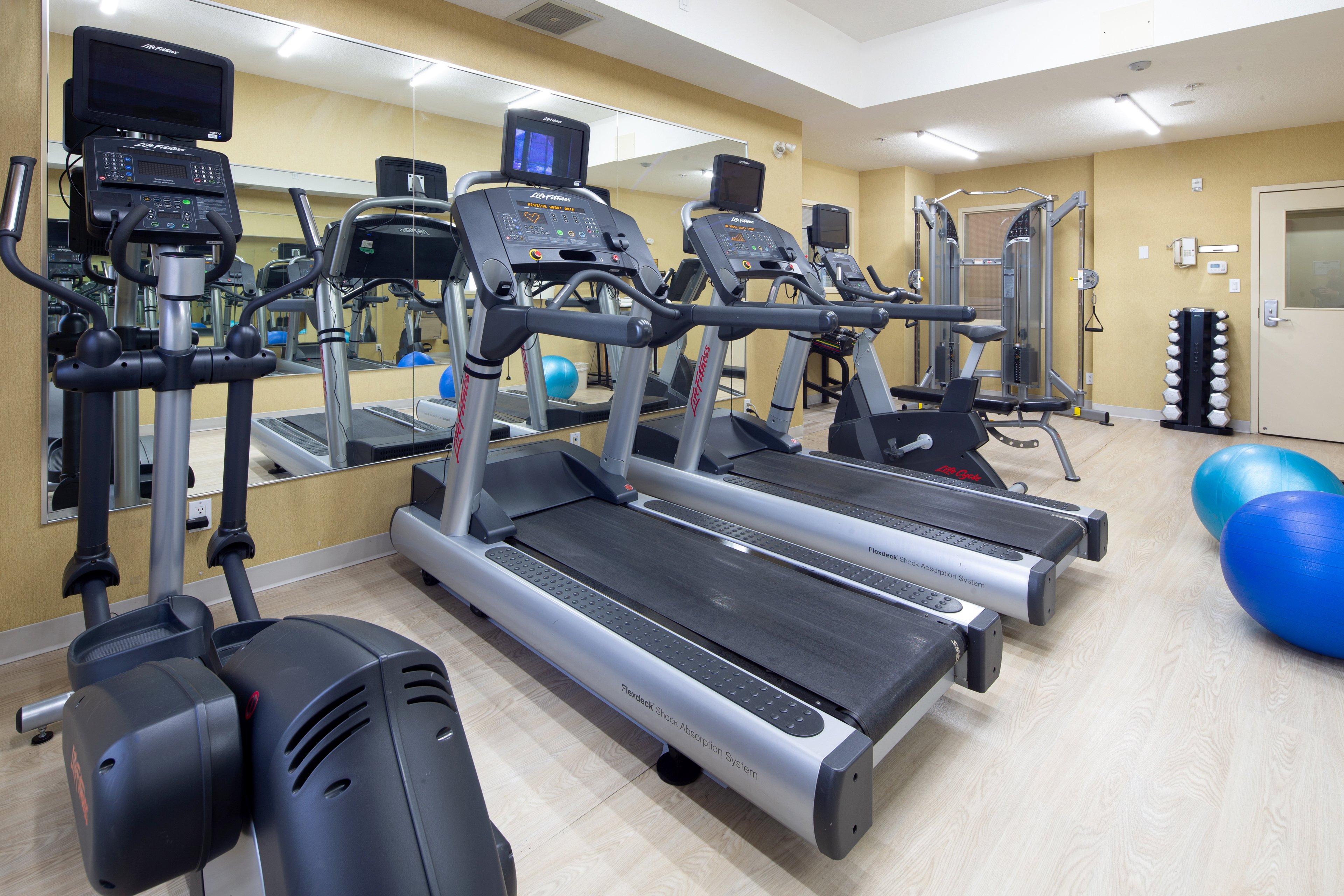 Holiday Inn Express Hotel Suites Edson 24/50