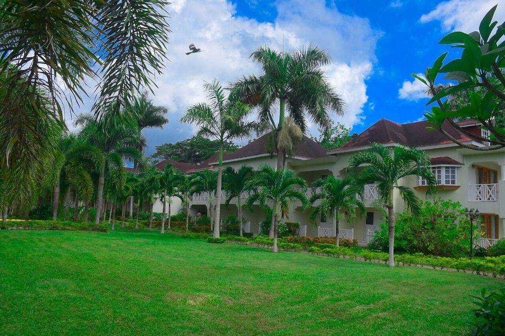 Coral Seas Beach Resort 11/58