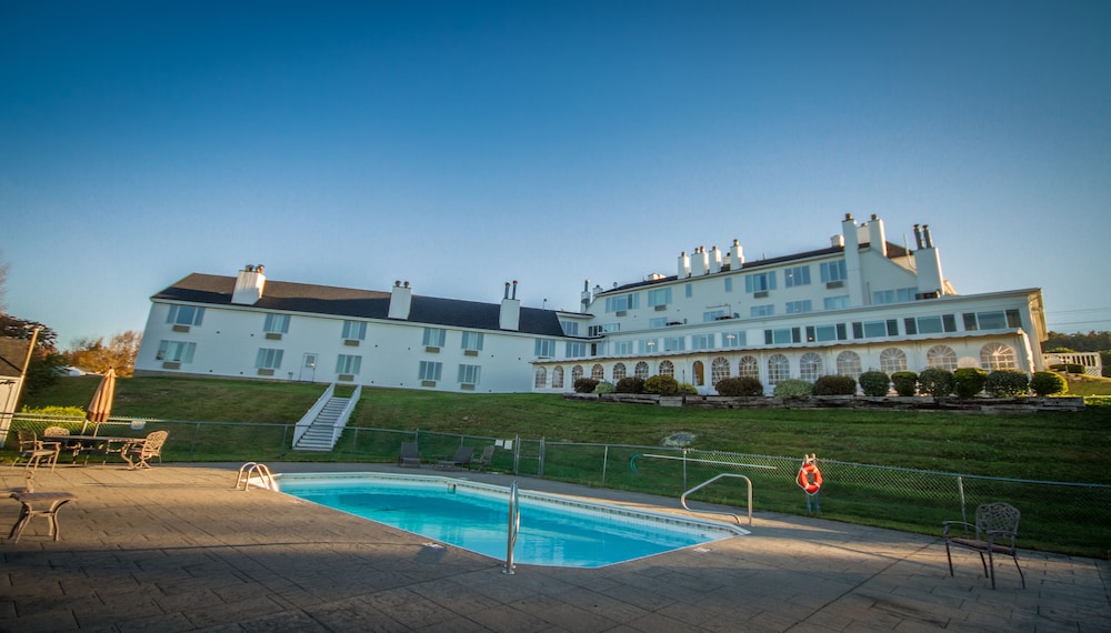 The Lucerne Inn 43/67