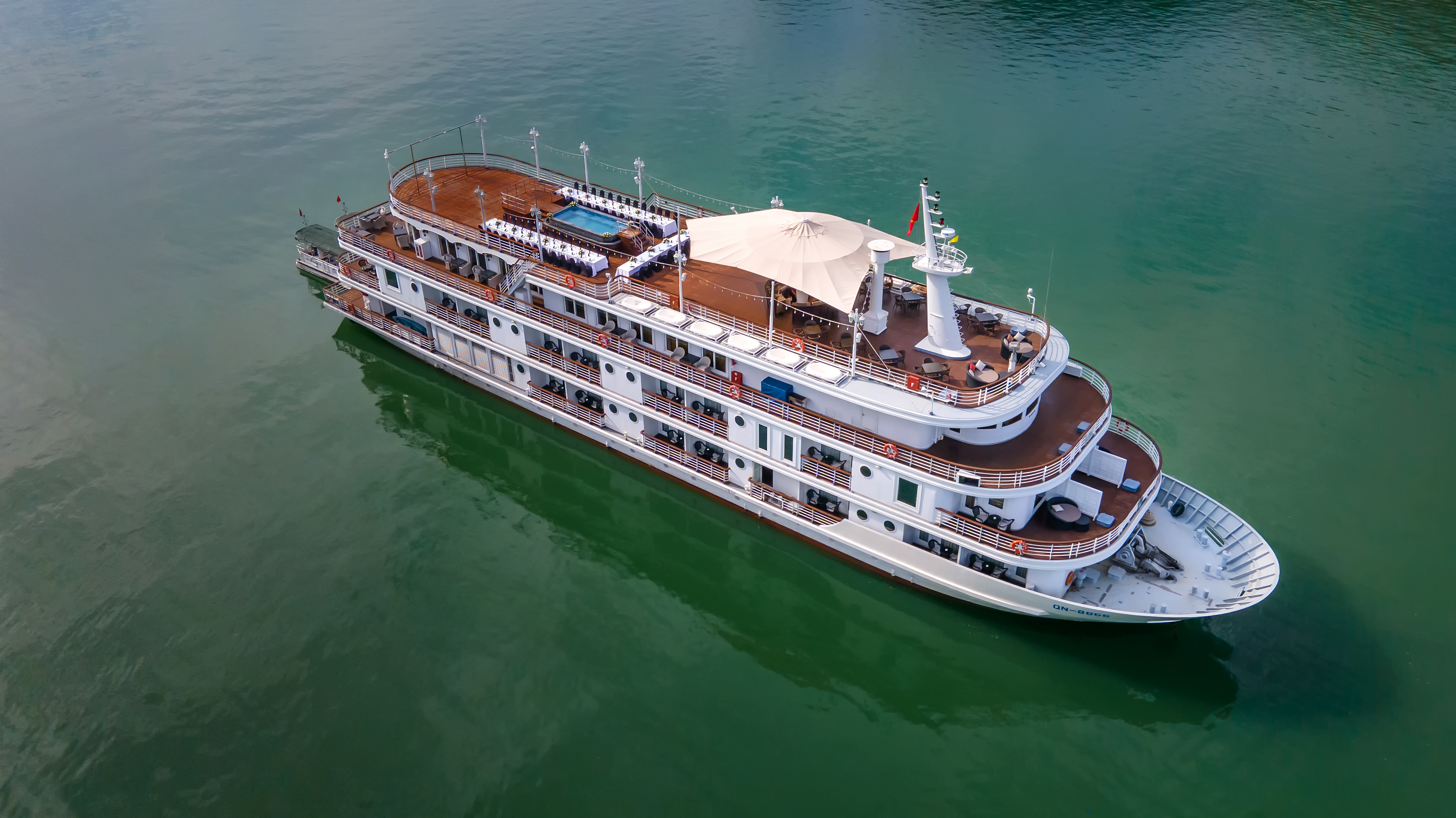 Paradise Elegance Cruise