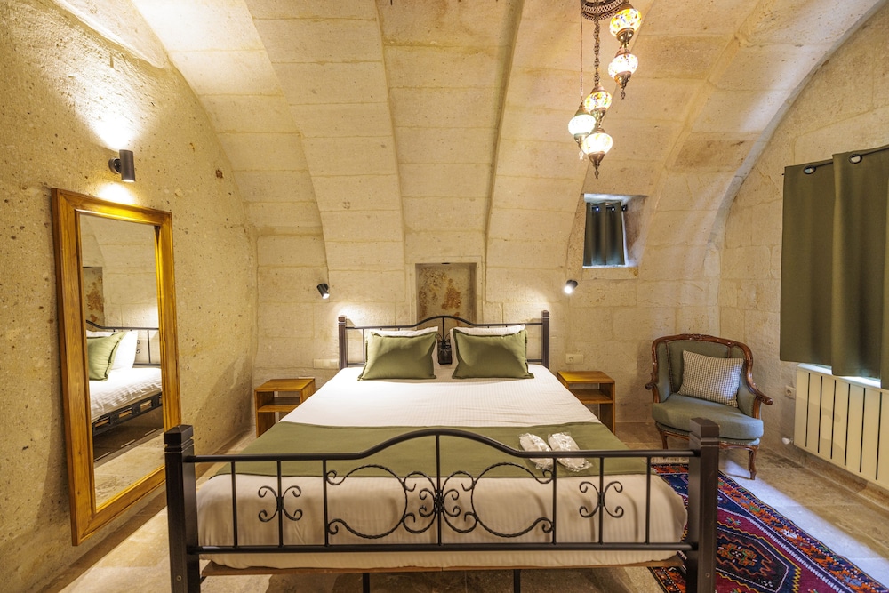 Canyon Cave Hotel 16/69
