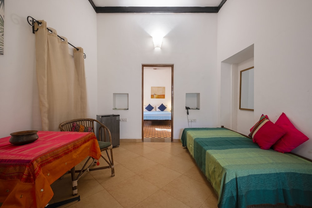 Granpas Inn Bougainvillea 24/50