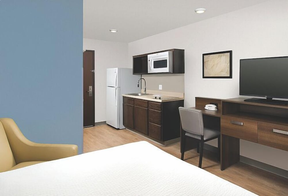 WoodSpring Suites Rochester Greece 2/7