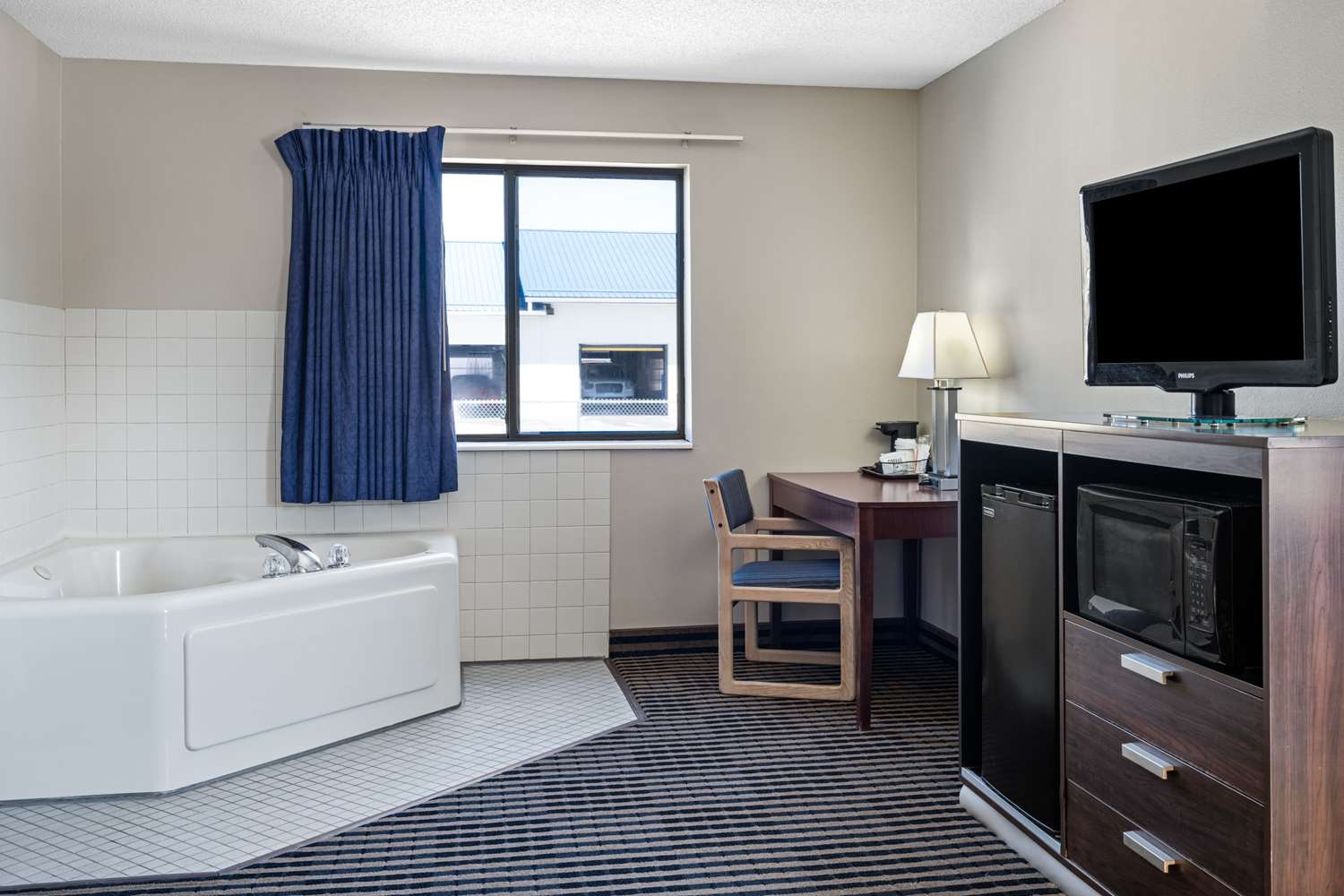 Super 8 by Wyndham Humboldt 45/48