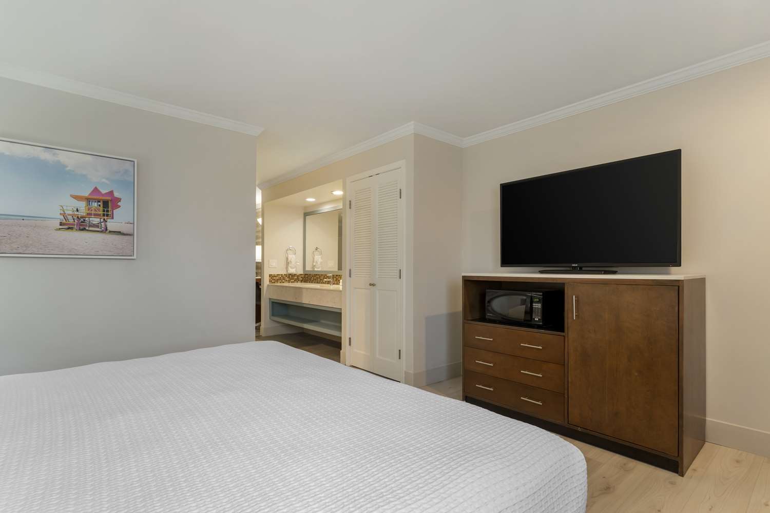 Suite, King Bed, Sofa