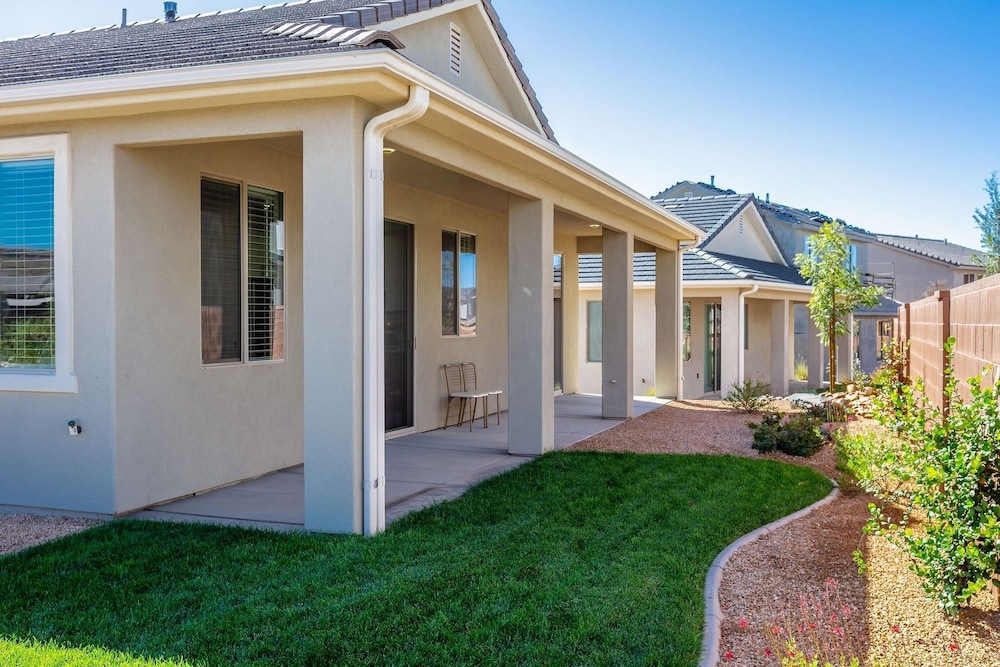 Hyatt Home by RedAwning 29/34