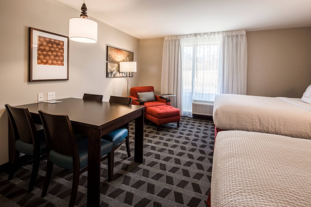 Towneplace Suites Cleveland 12/34