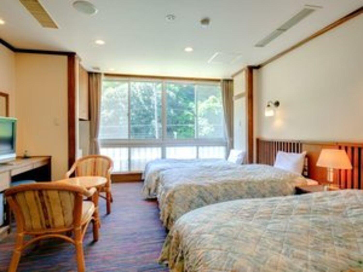 Western, Triple, 3 Beds