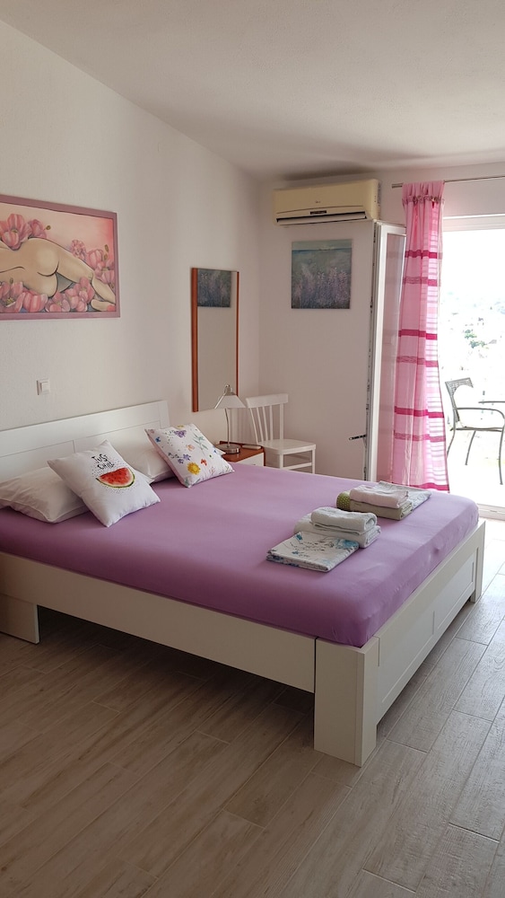 Bocin Rosso Apartments 19/50