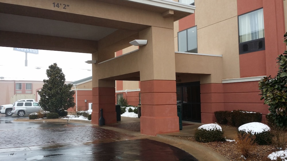 Comfort Inn and Suites Pauls Valley - City Lake 2/18