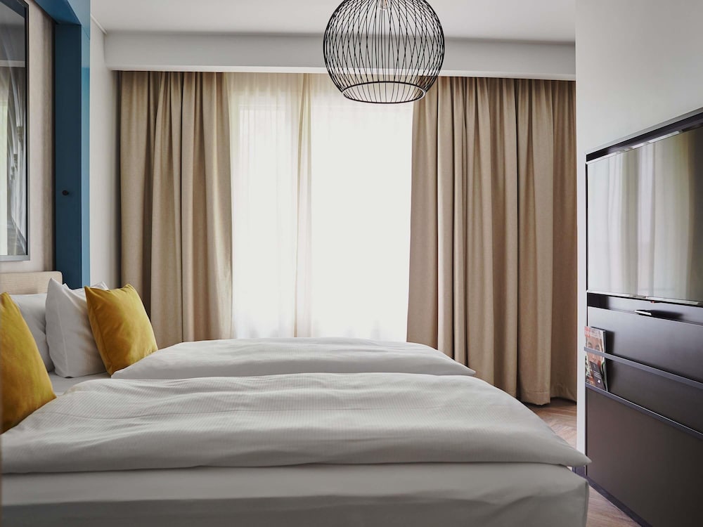Junior Suite, Queen Bed