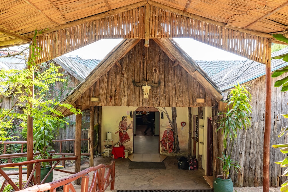Sentrim Mara Lodge 6/47