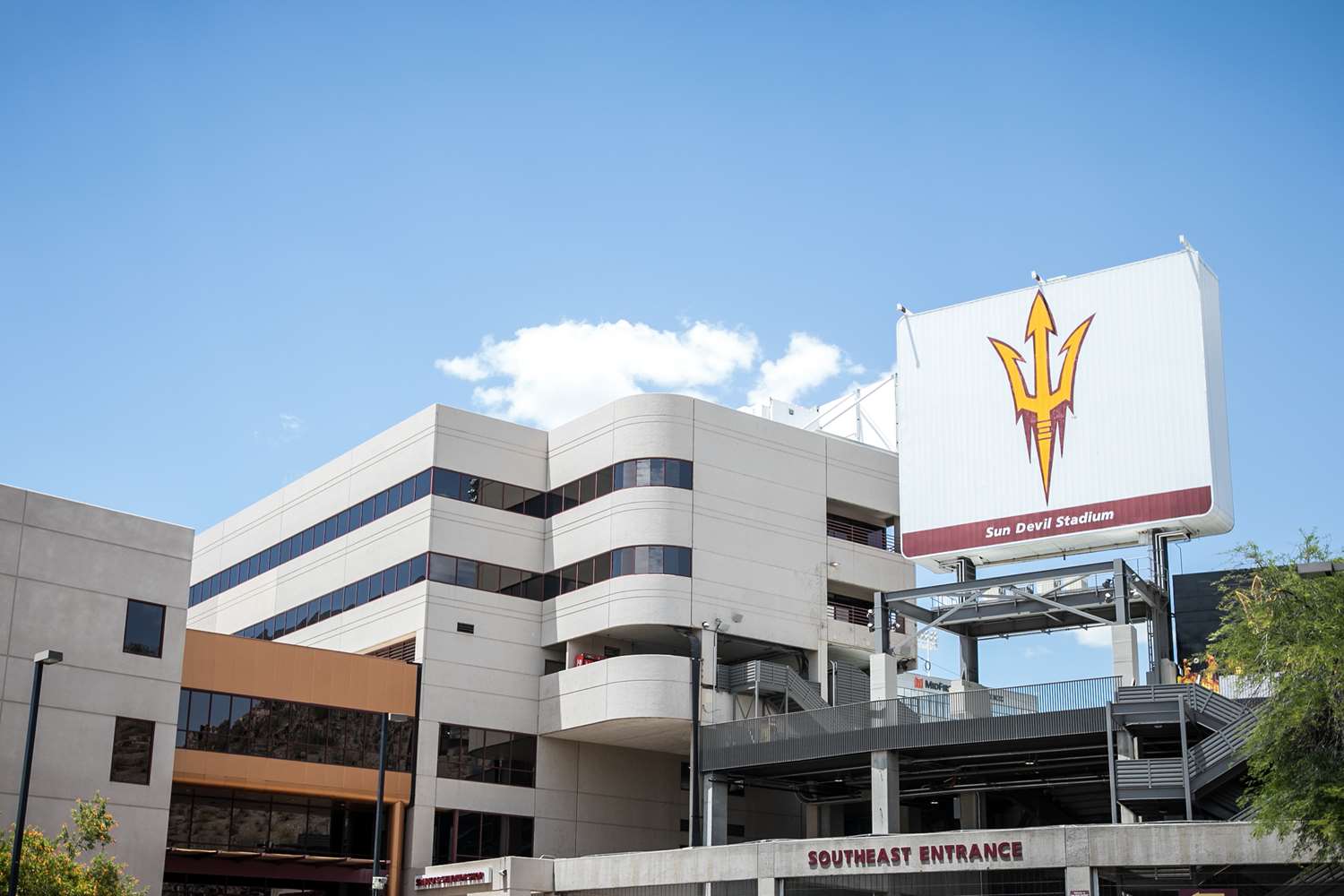Holiday Inn Express & Suites Phoenix-Tempe 1/22