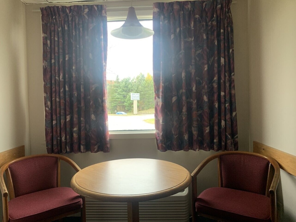 Bancroft Inn and Suites 24/39