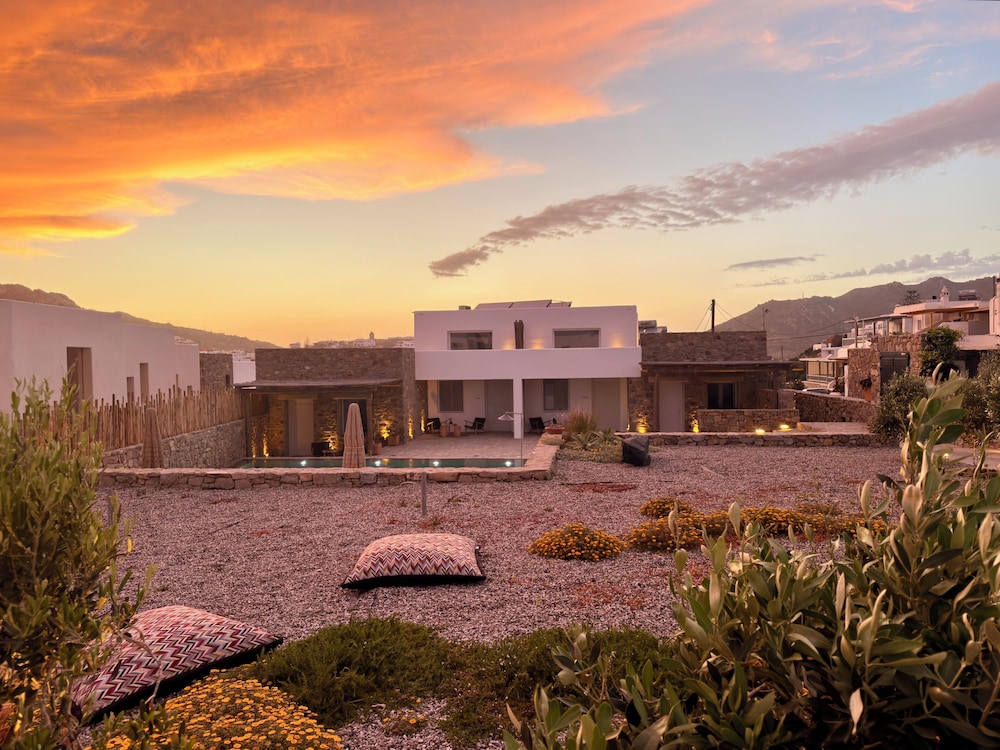 Mykonos Dot - Art Homes 31/46
