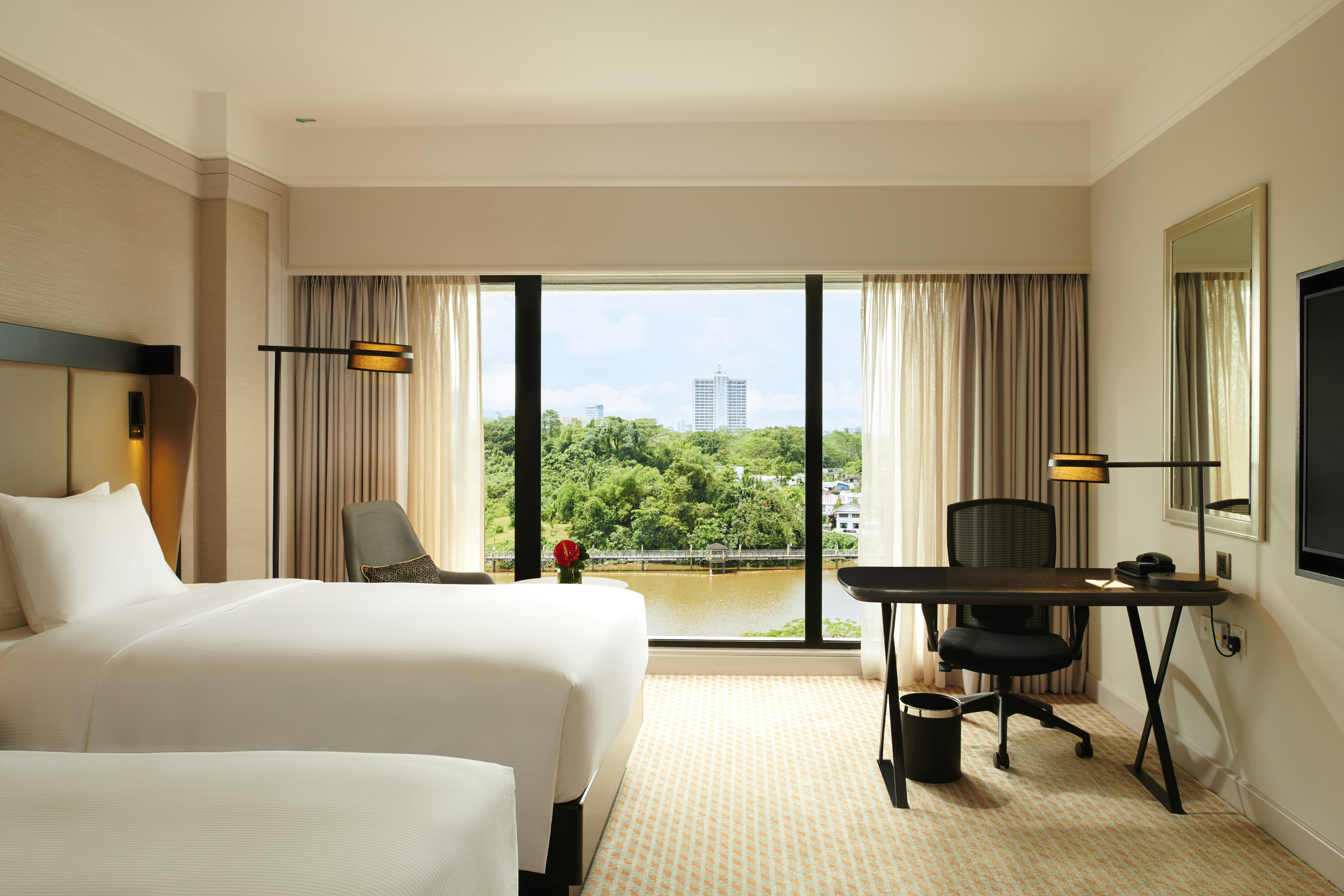 DELUXE, TWIN BEDS, RIVER VIEW