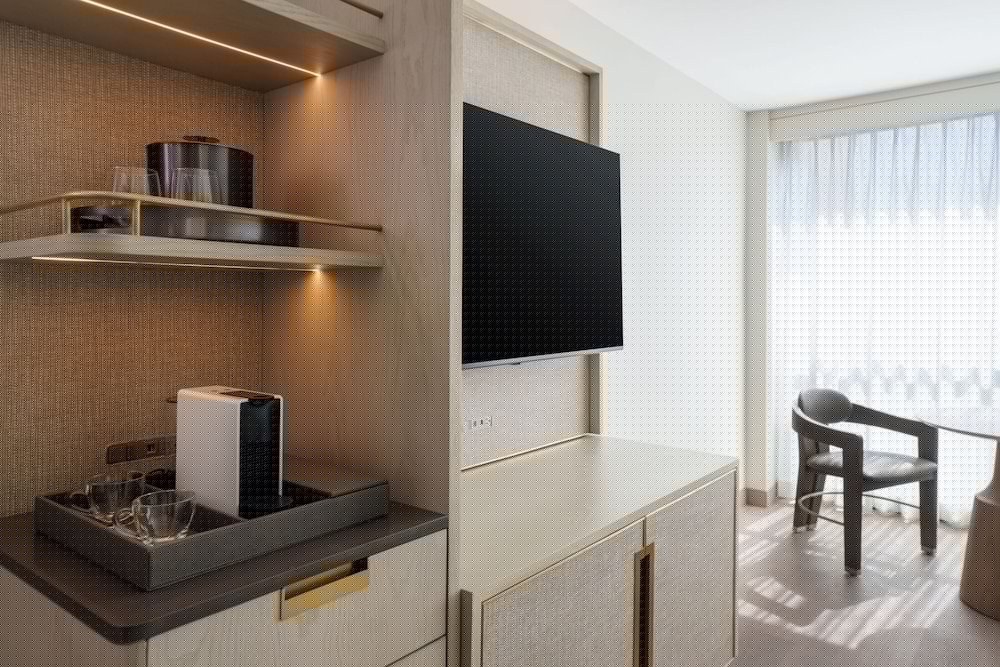 VEA Newport Beach, A Marriott Resort & Spa 24/27
