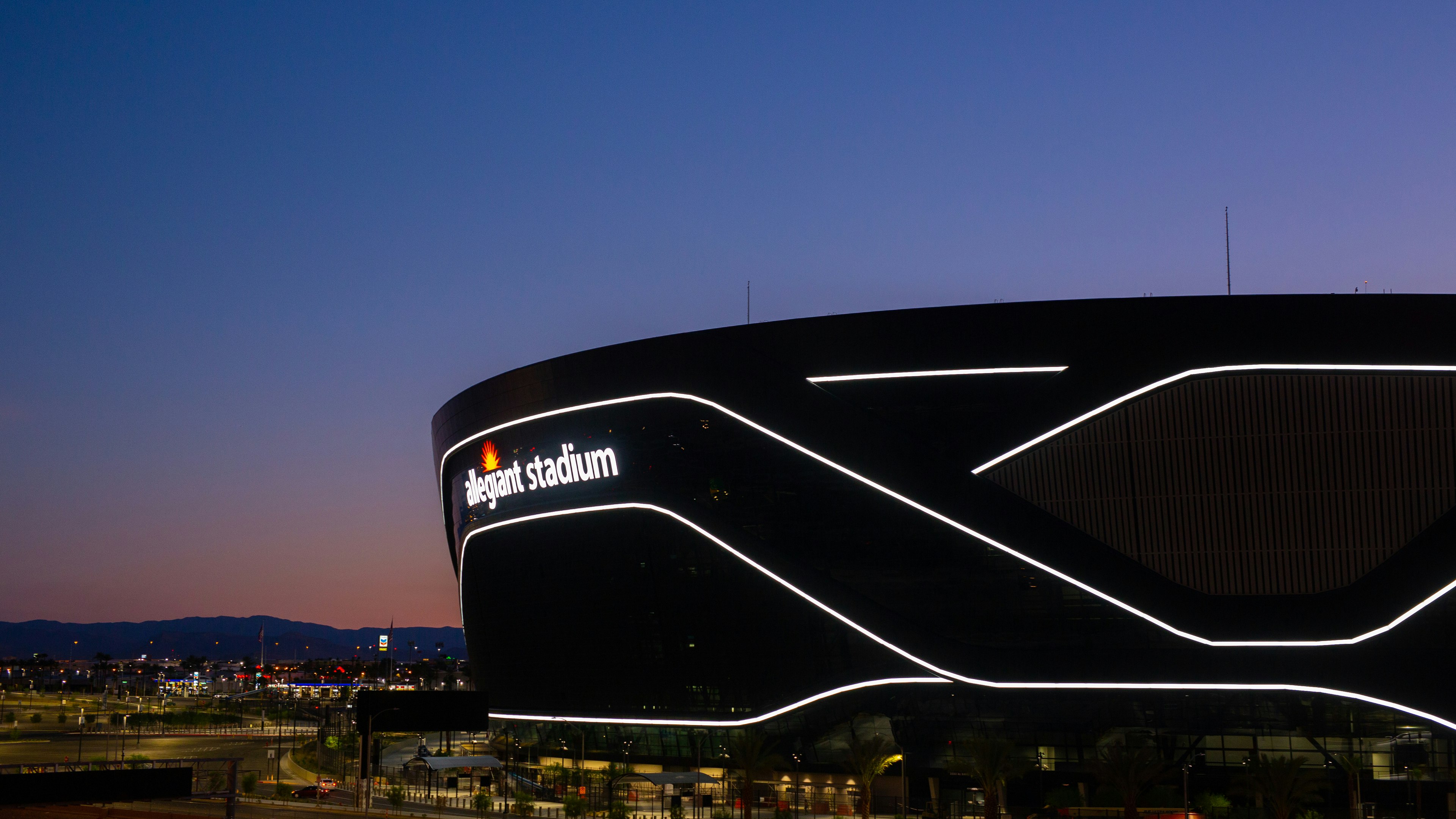 Silverton Casino Hotel 4/48