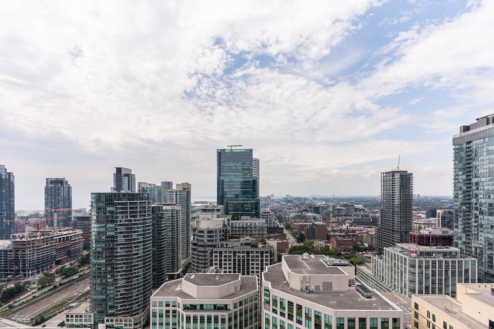 GLOBALSTAY Modern Downtown Apartment 41/46