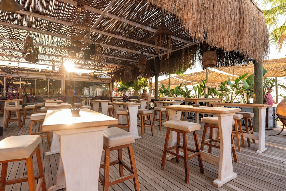Kefi Beach And Suites 34/50