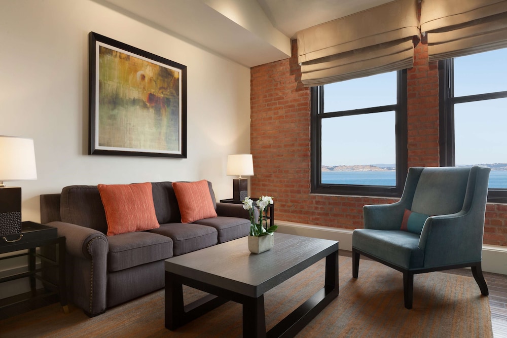 Fairmont Heritage Place Ghirardelli Square 27/50