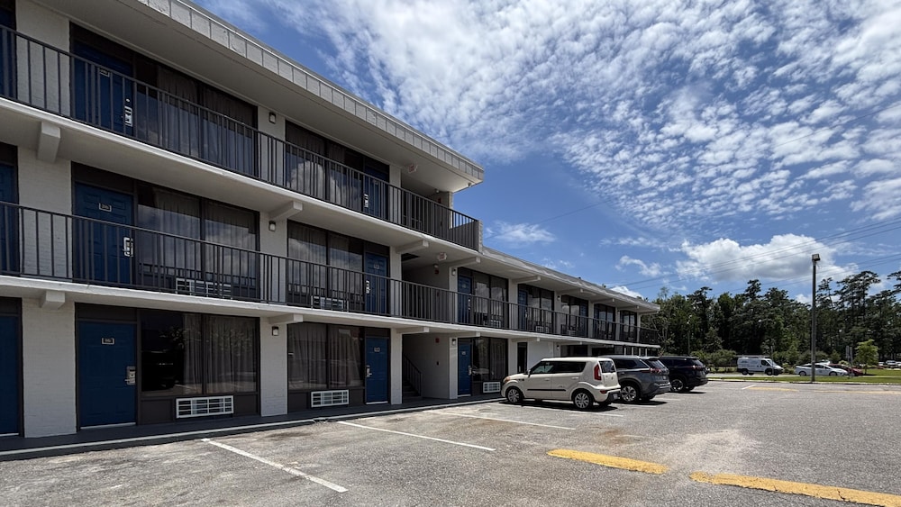 Motel6 Conway, SC 36/40