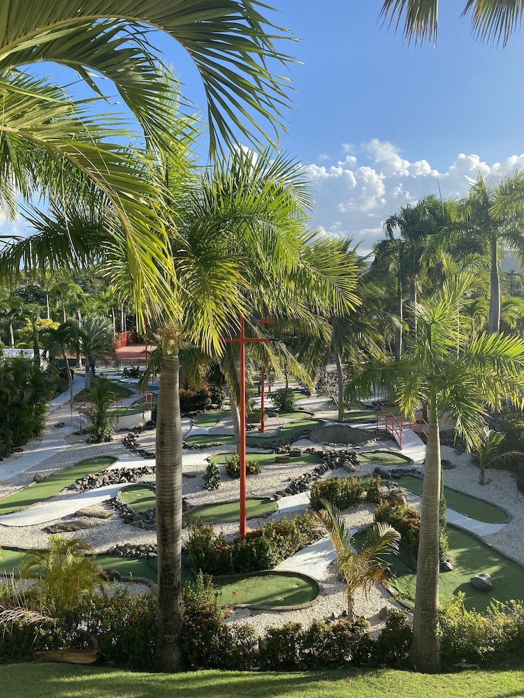 Fajardo Inn 44/50