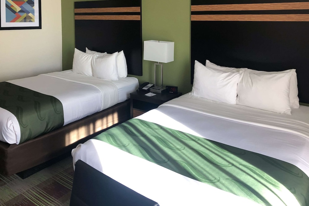 Quality Inn & Suites Mount Vernon 6/17