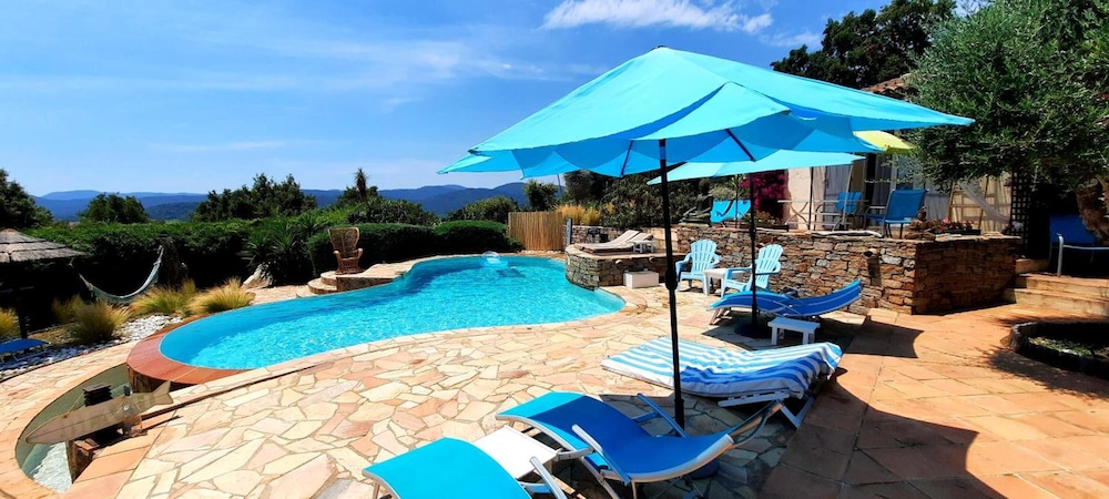Villa Des Delices 32/48