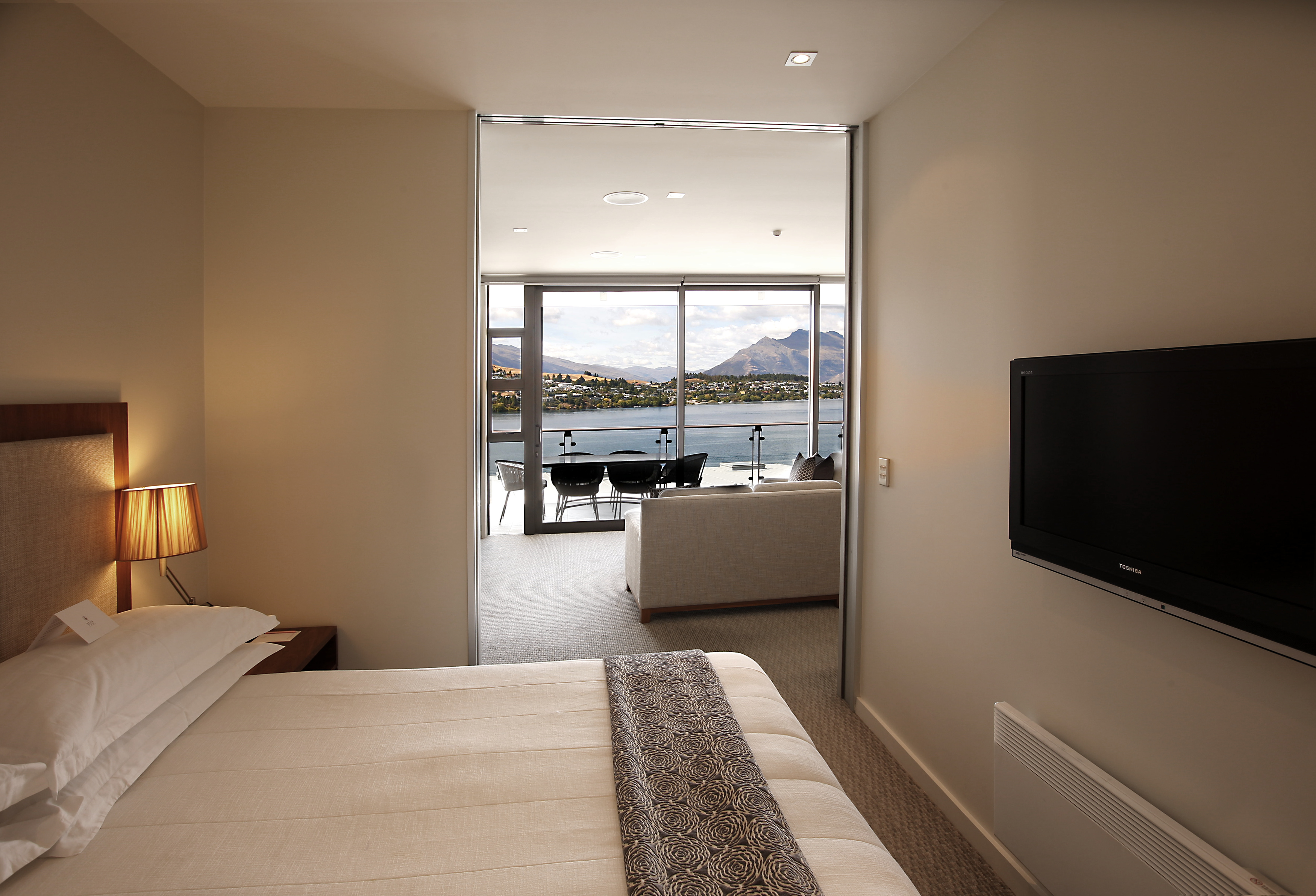 Executive Lake View 1 Bedroom Apartment