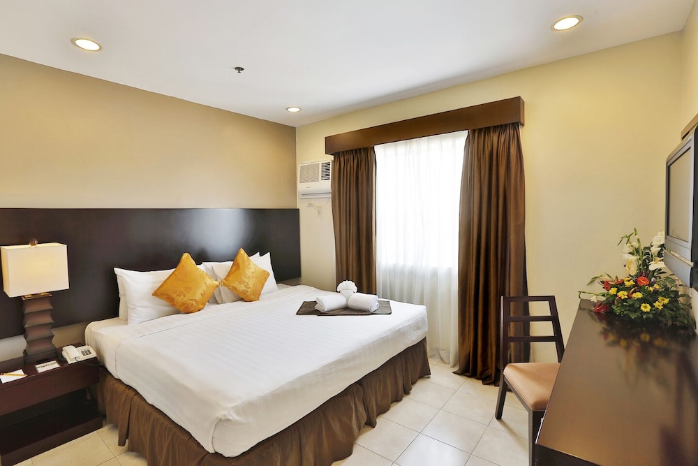 EXECUTIVE, SUITE, KING BED